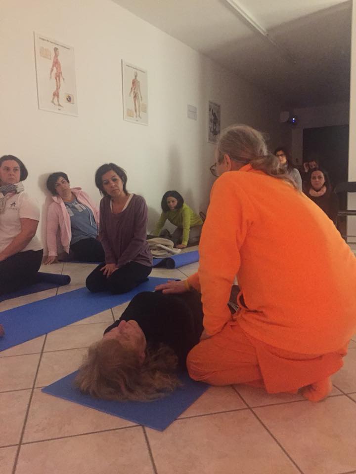 Lezione di Yoga col Maestro Amadio Bianchi
